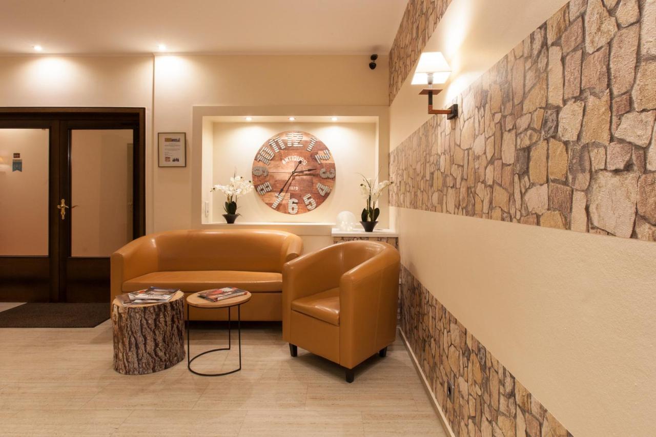 Hotel Angerland Garni Ratingen Exteriör bild