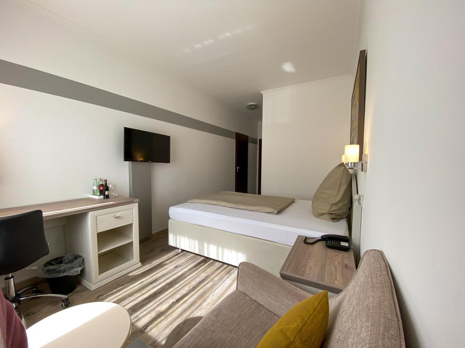 Hotel Angerland Garni Ratingen Exteriör bild