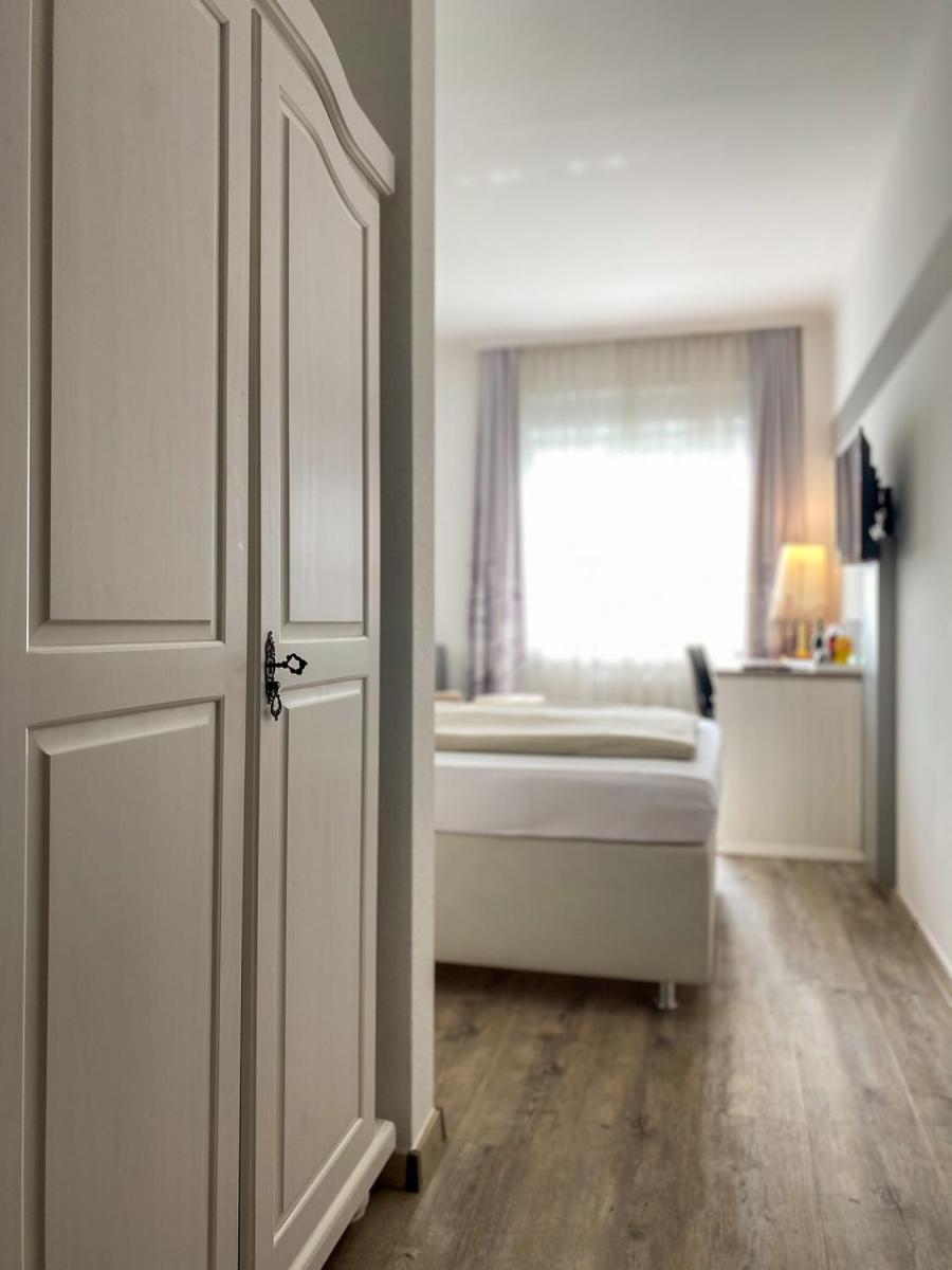 Hotel Angerland Garni Ratingen Exteriör bild