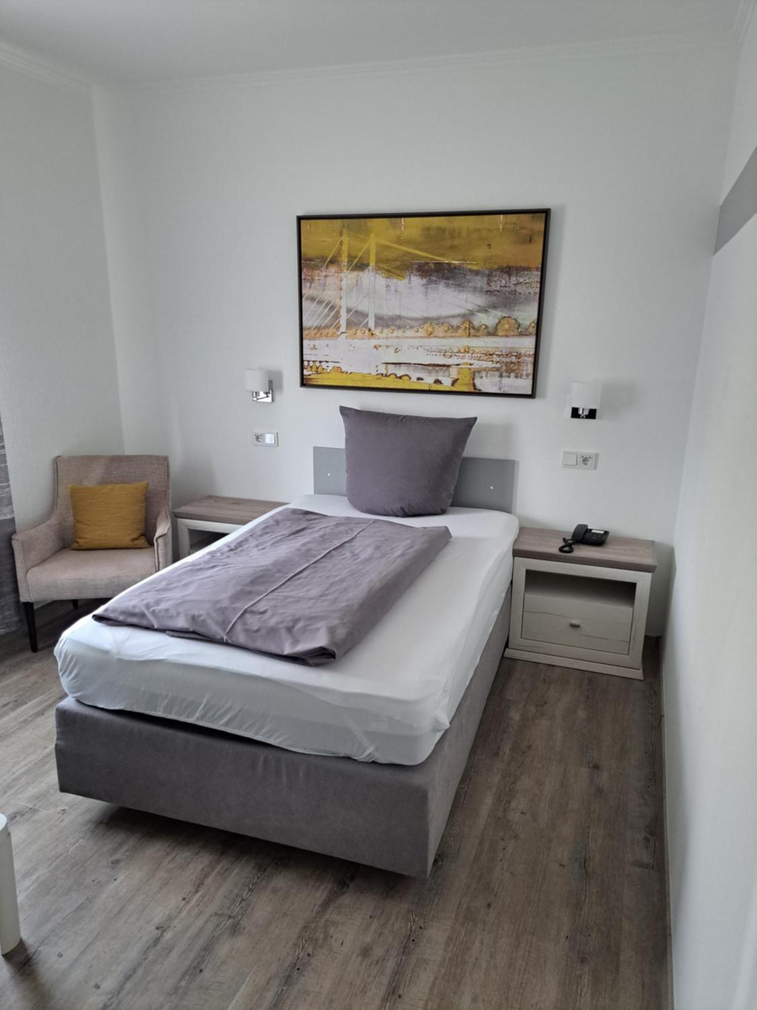 Hotel Angerland Garni Ratingen Exteriör bild